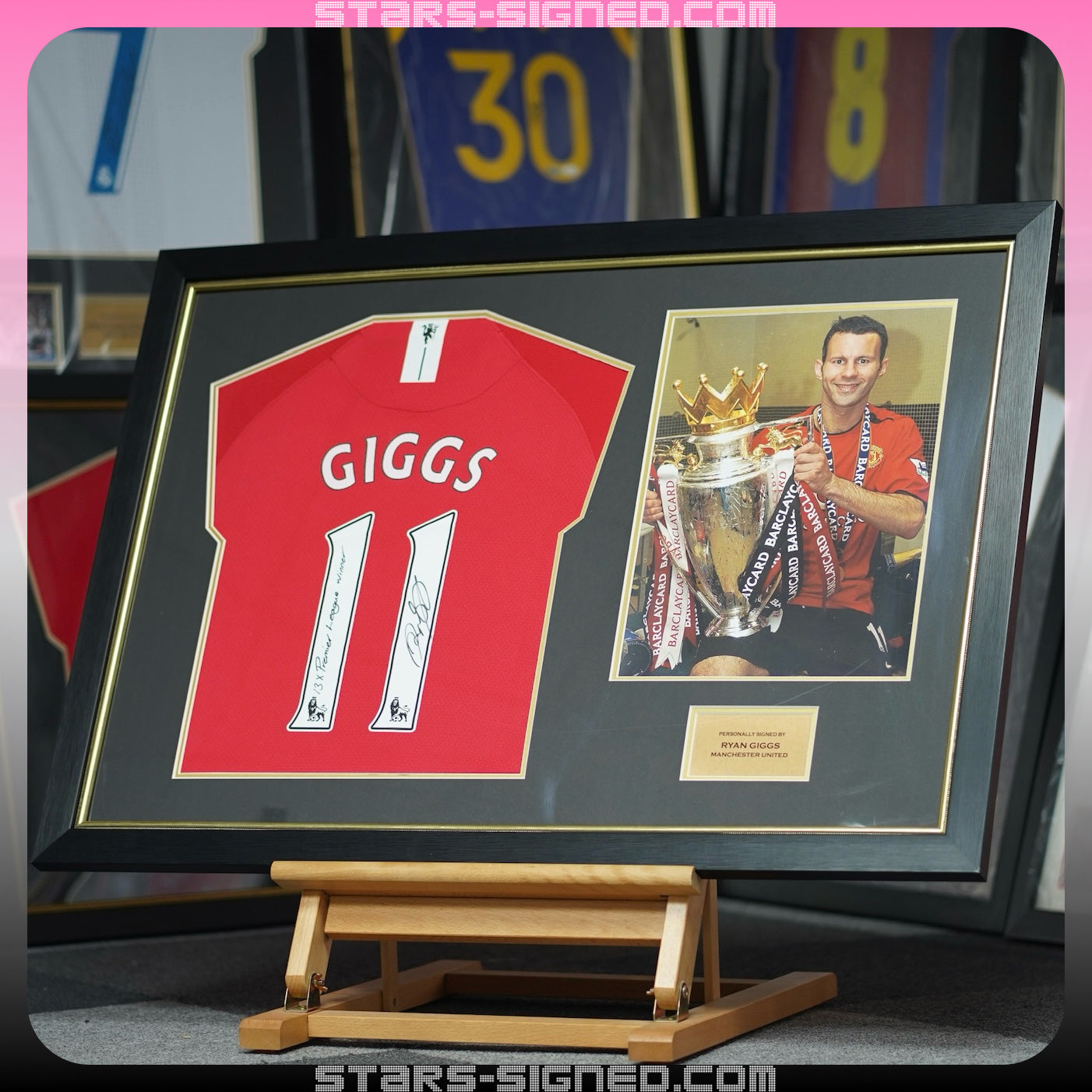 傑斯 Ryan Giggs 題寫【13 x Premier League Winner】曼聯主場球衣寛幅裱框 (背簽)