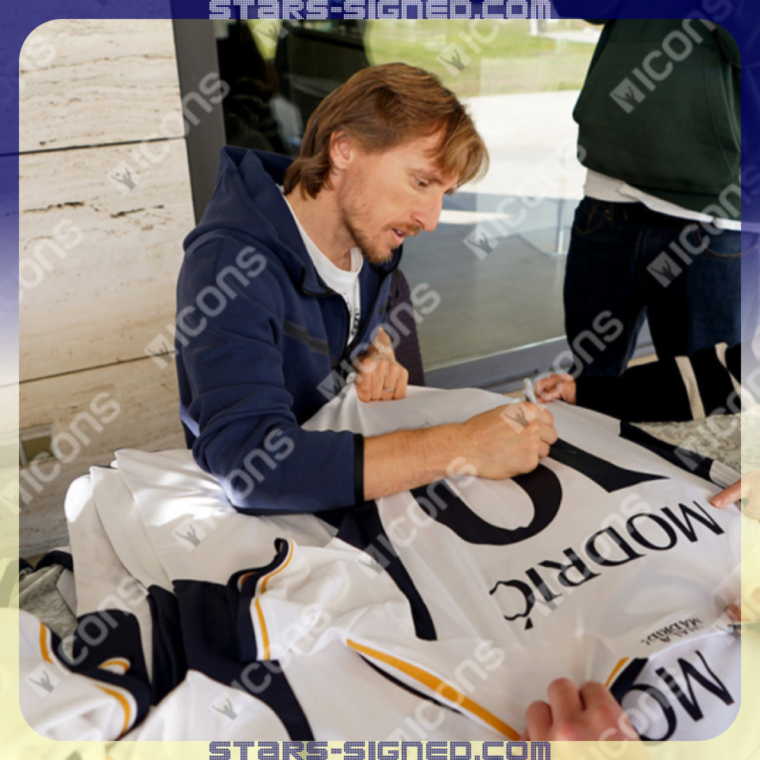 摩迪 Luka Modrić 皇家馬德里主場球衣裱框(背簽)