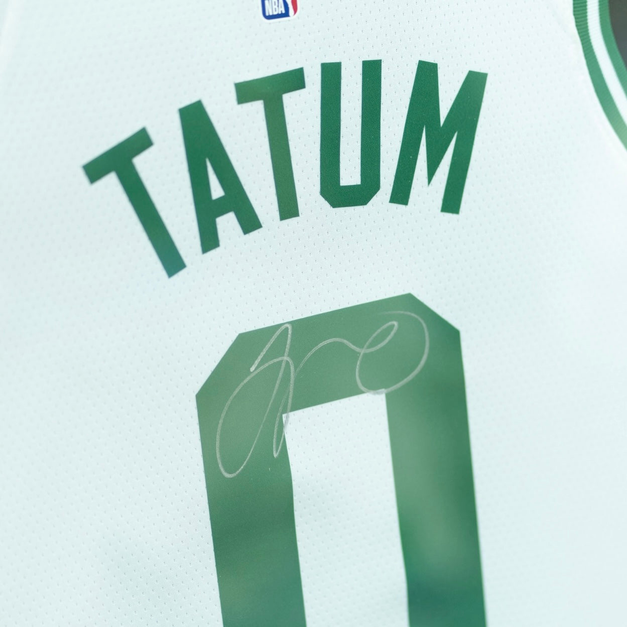 泰譚 Jayson Tatum 波士頓塞爾特人隊 Nike Association Edition Swingman 球衣裱框(背簽)