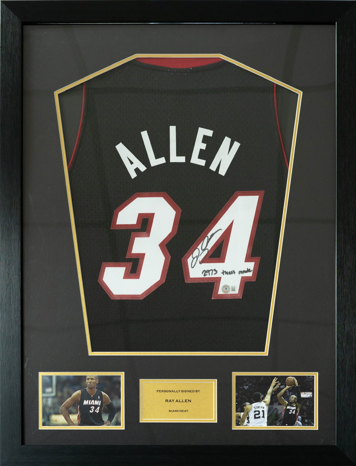 雷·阿倫 Ray Allen 題寫【2973 Threes Made】(2973記三分球) 邁亞密熱火隊 M&N Swingman 球衣裱框(背簽)