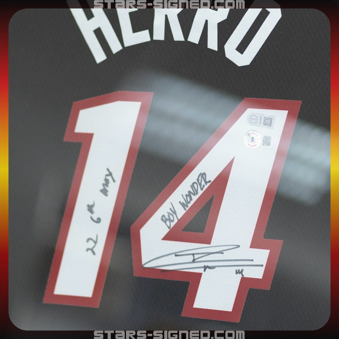 希路 Tyler Herro 題寫【22 6th MOY(22’最佳第六人), Boy Wonder】邁亞密熱火隊 Nike Icon Edition Swingman 球衣裱框(背簽)