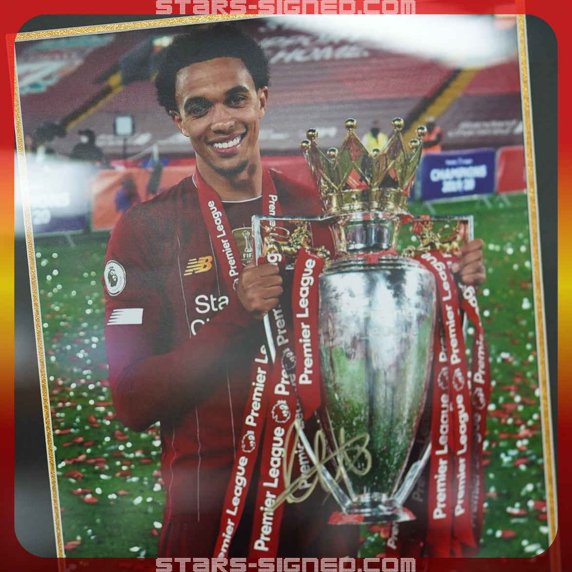 阿歷山大阿諾特 Trent Alexander-Arnold利物浦【2020 英超捧盃】親筆簽名照片裱框:金色Marker
