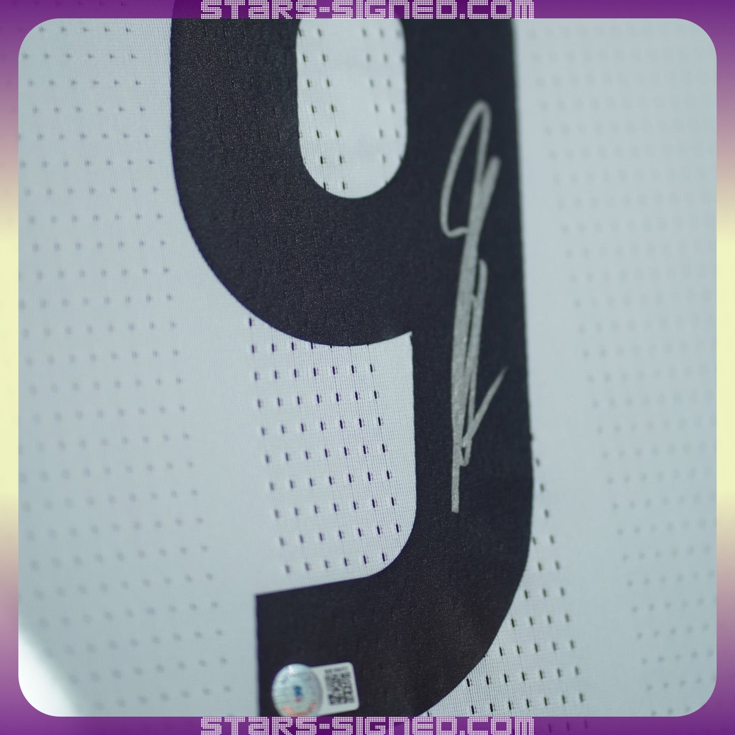 賓施馬 Karim Benzema 皇家馬德里主場球衣裱框 (背簽)