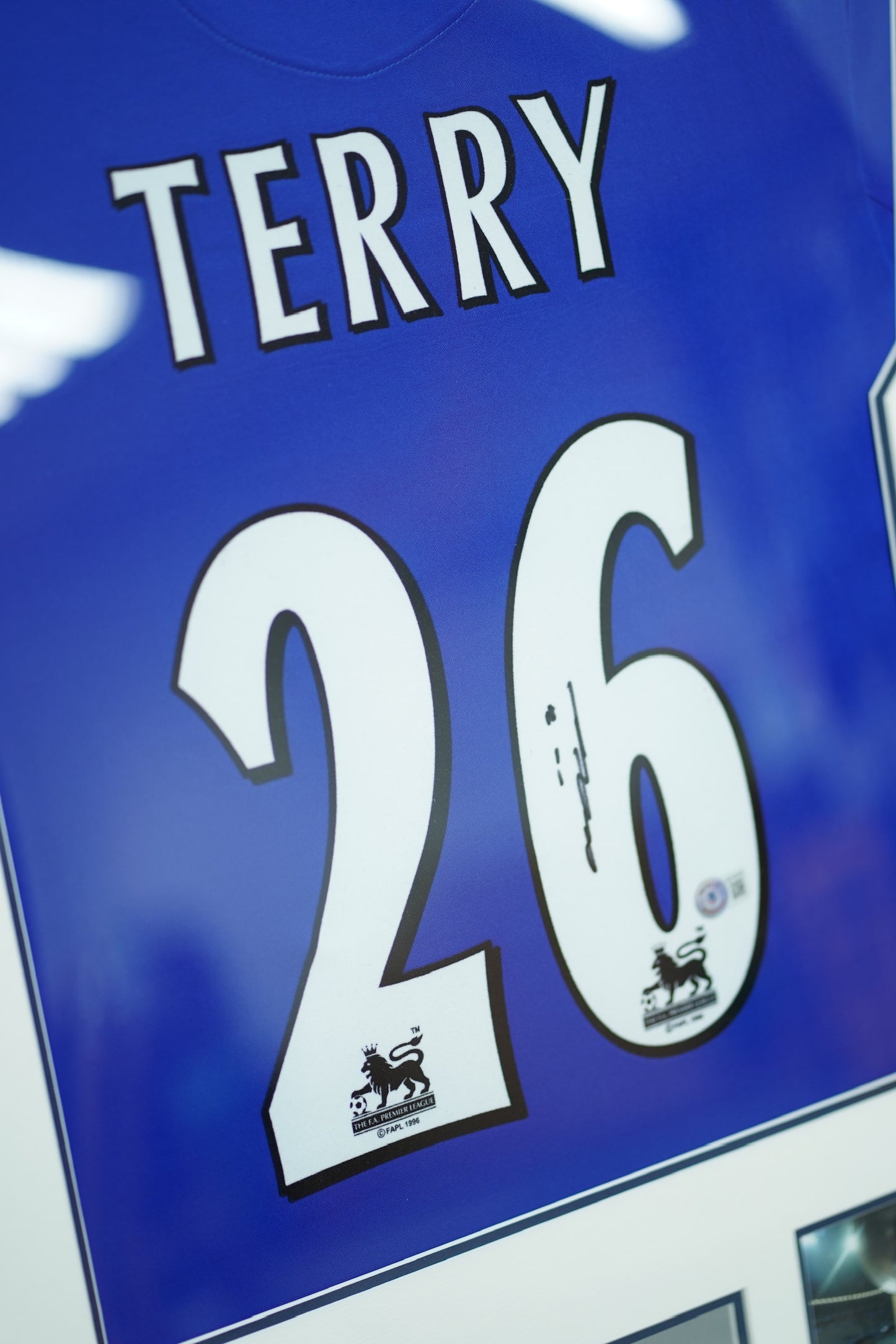 泰利 John Terry 車路士 主場球衣裱框 (背簽)