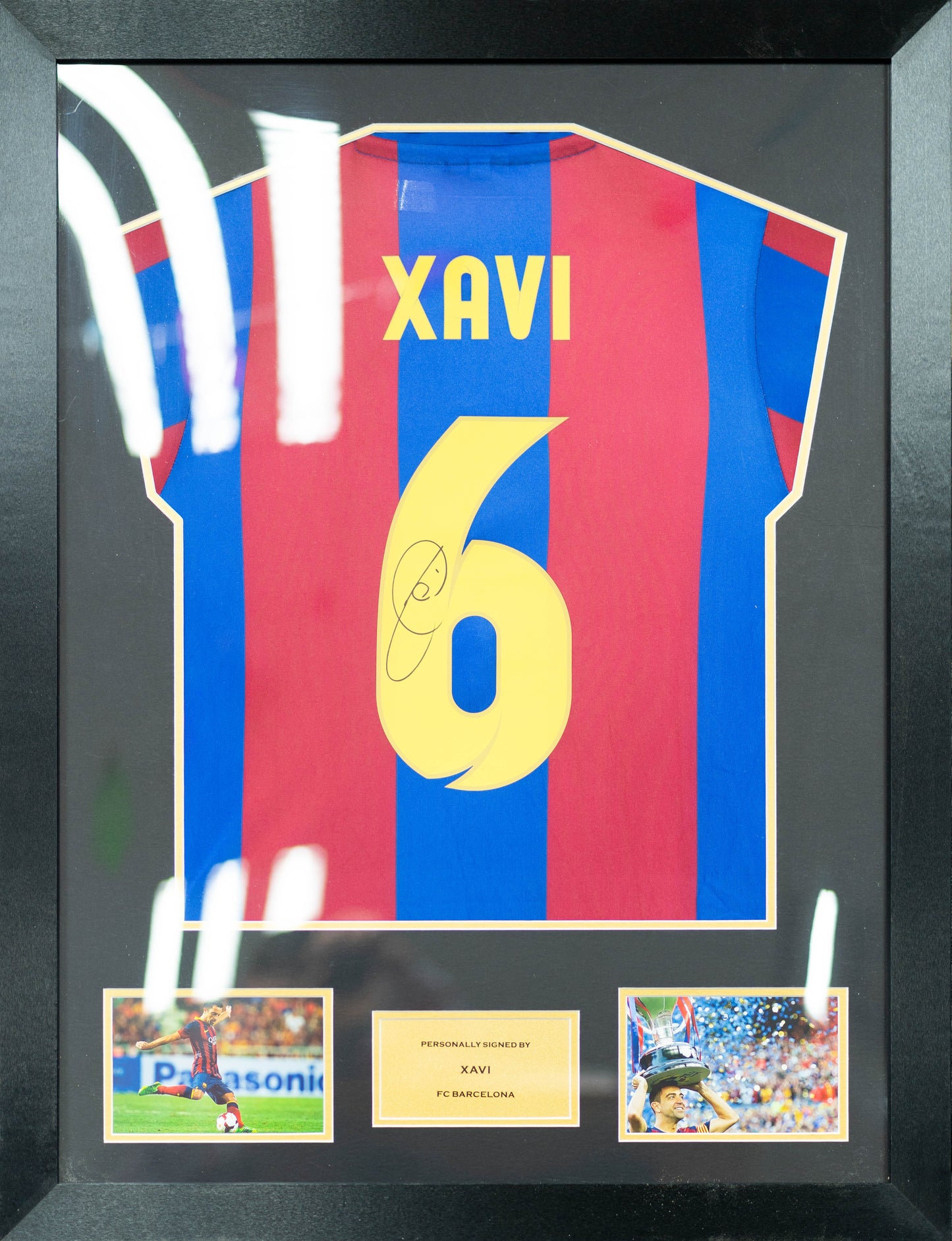 沙維 Xavi 巴塞隆那 主場球衣裱框 (背簽)