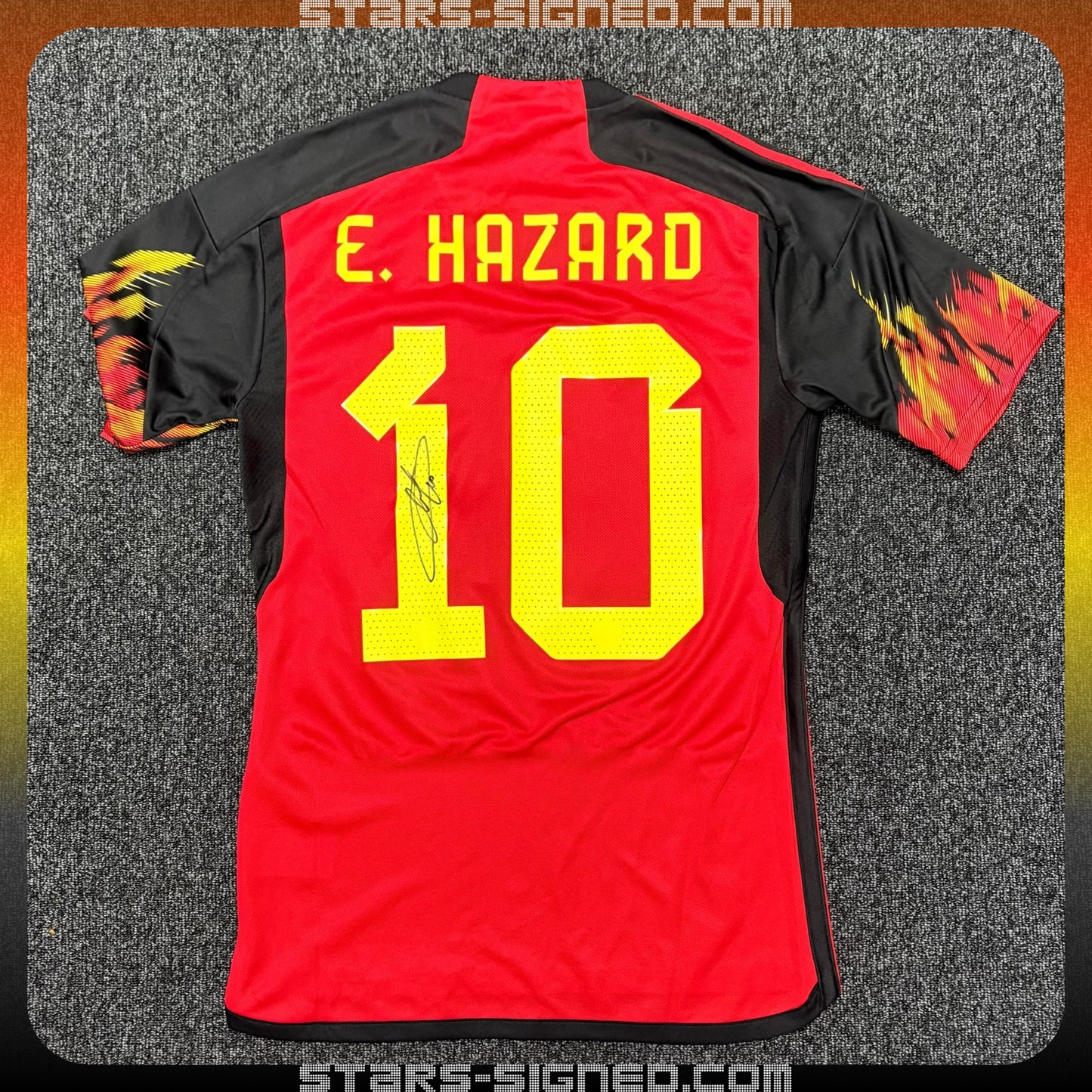 夏薩特 Eden Hazard 比利時主場球衣2022: 原版印號裱框配金線條外框(背簽)
