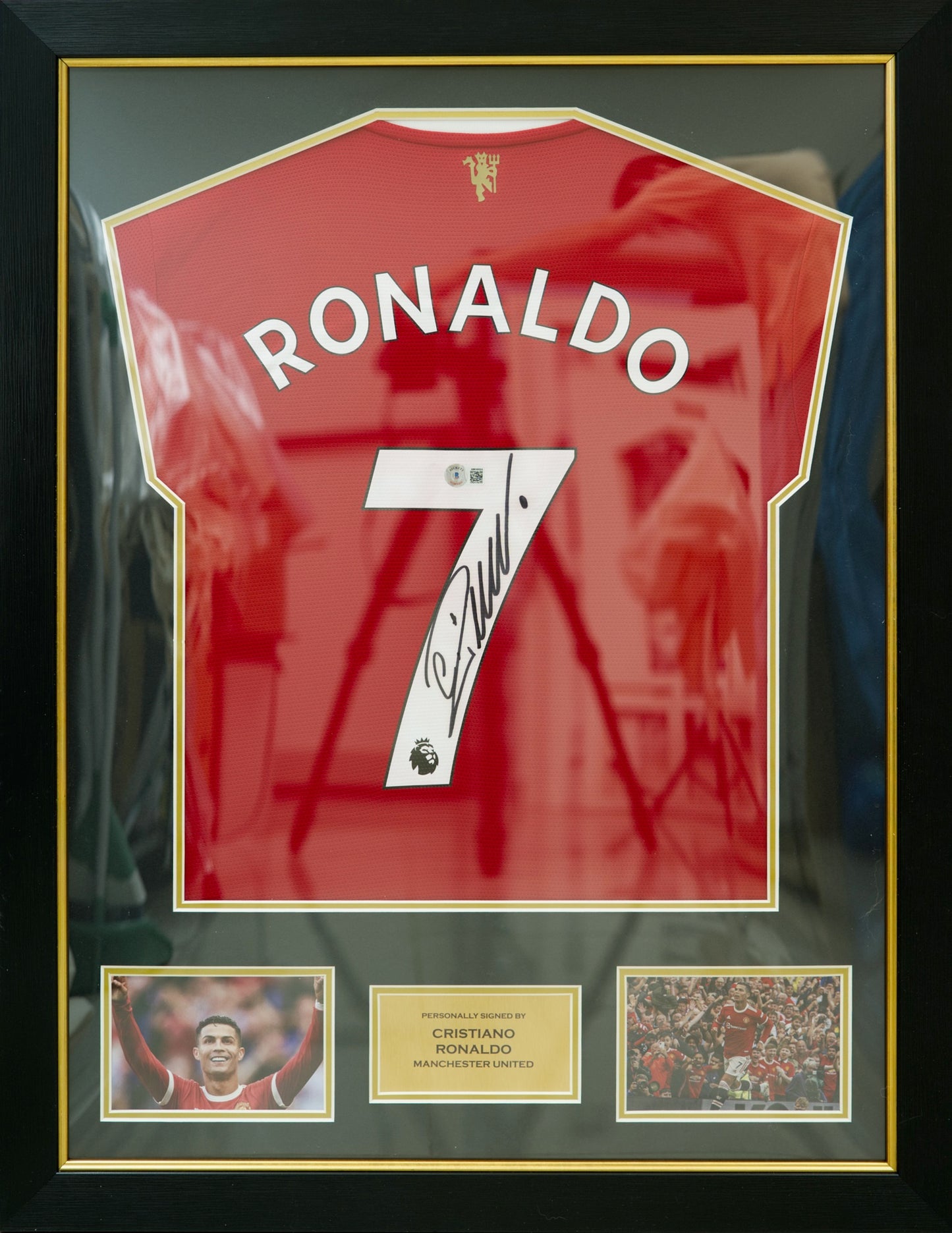 C·朗拿度 Cristiano Ronaldo 曼聯主場球衣裱框配金線條外框 (背簽)
