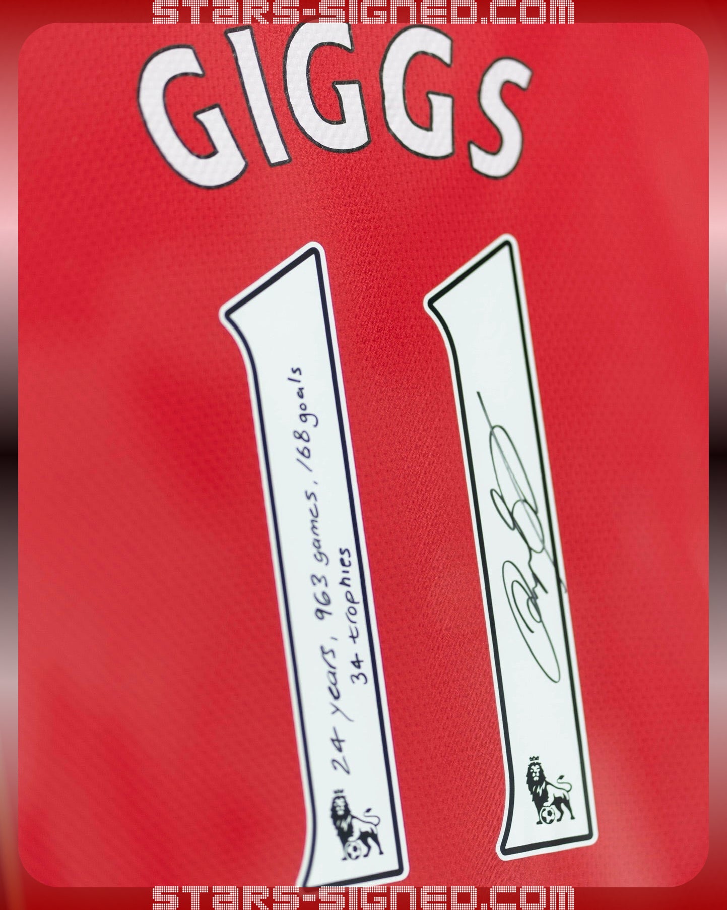 傑斯 Ryan Giggs 題寫【生涯數據】“24 years, 963 games, 168 goals, 34 trophies” 曼聯 主場球衣裱框 (背簽)