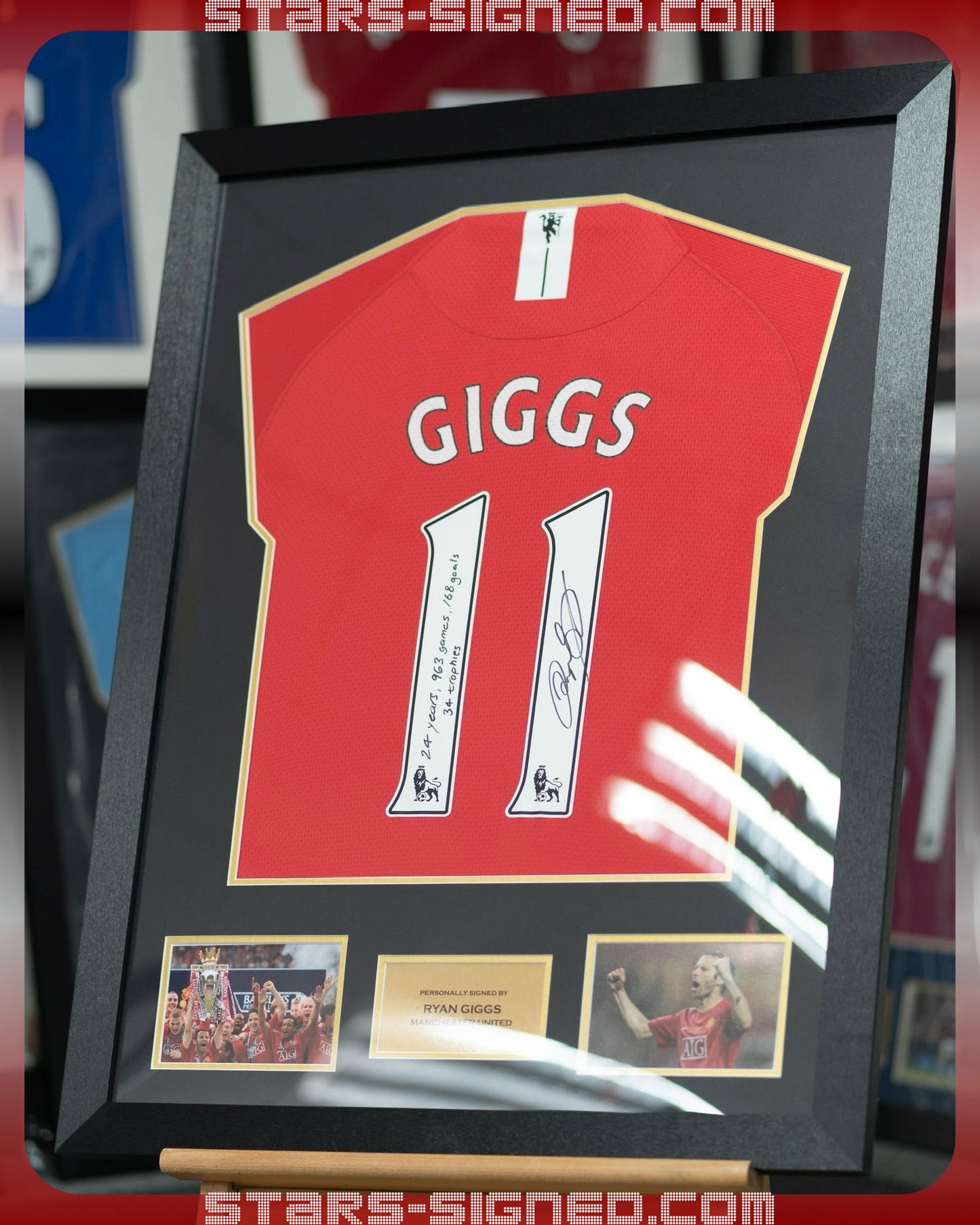 傑斯 Ryan Giggs 題寫【生涯數據】“24 years, 963 games, 168 goals, 34 trophies” 曼聯 主場球衣裱框 (背簽)