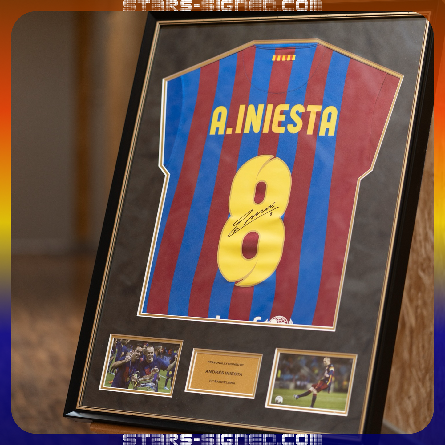 恩尼斯達 Andrés Iniesta 巴塞隆那主場球衣裱框 配金線條外框 (背簽)